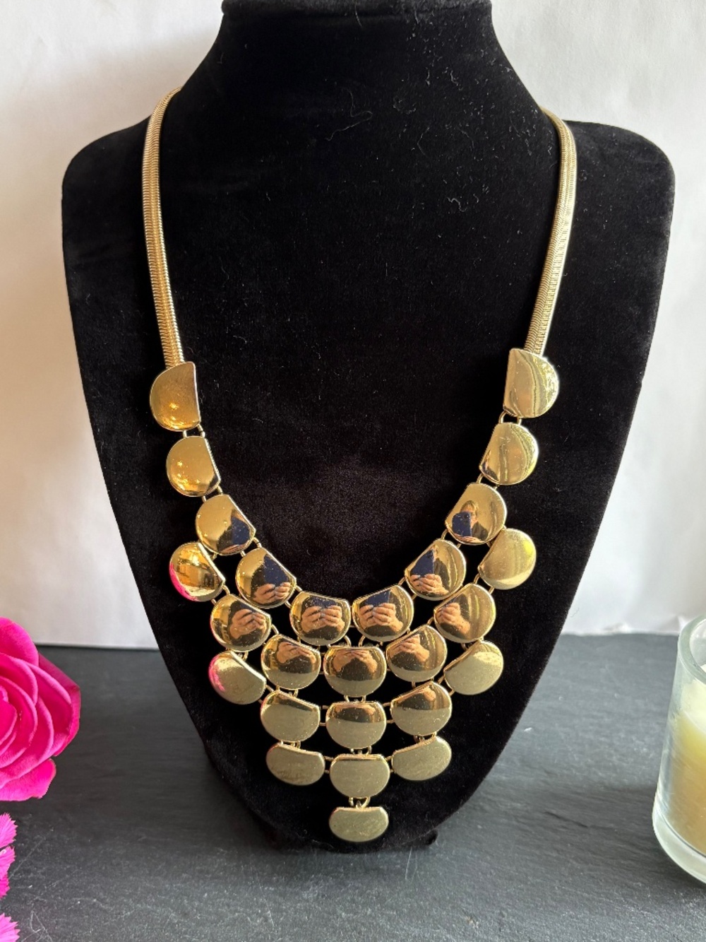 Vintage Express Gold Tone Bib Layered Scallop Disc 18" Necklace